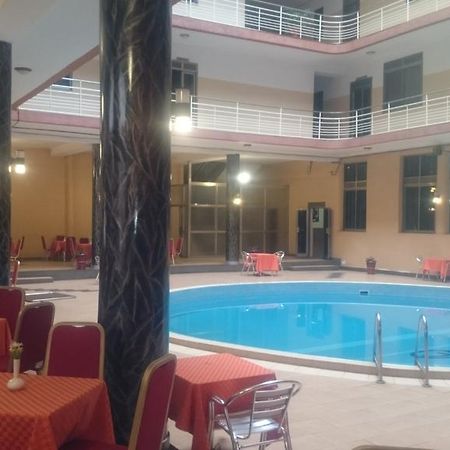 Hotel Triangle Kampala Eksteriør billede