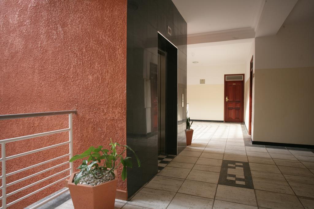 Hotel Triangle Kampala Eksteriør billede