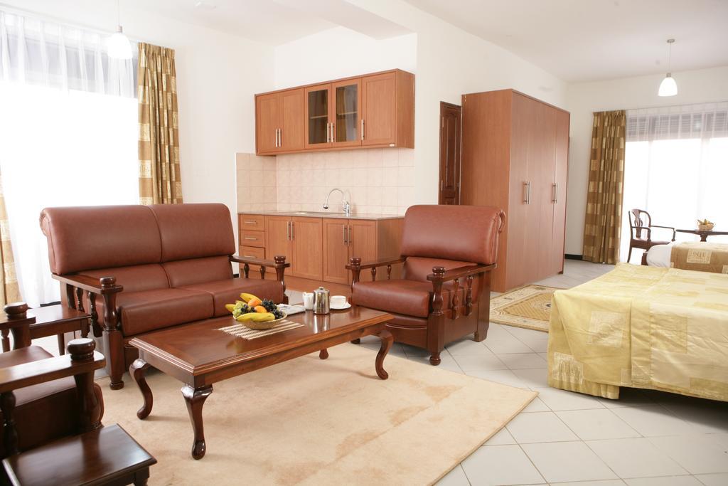 Hotel Triangle Kampala Eksteriør billede