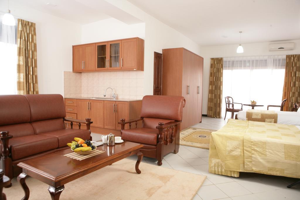Hotel Triangle Kampala Eksteriør billede
