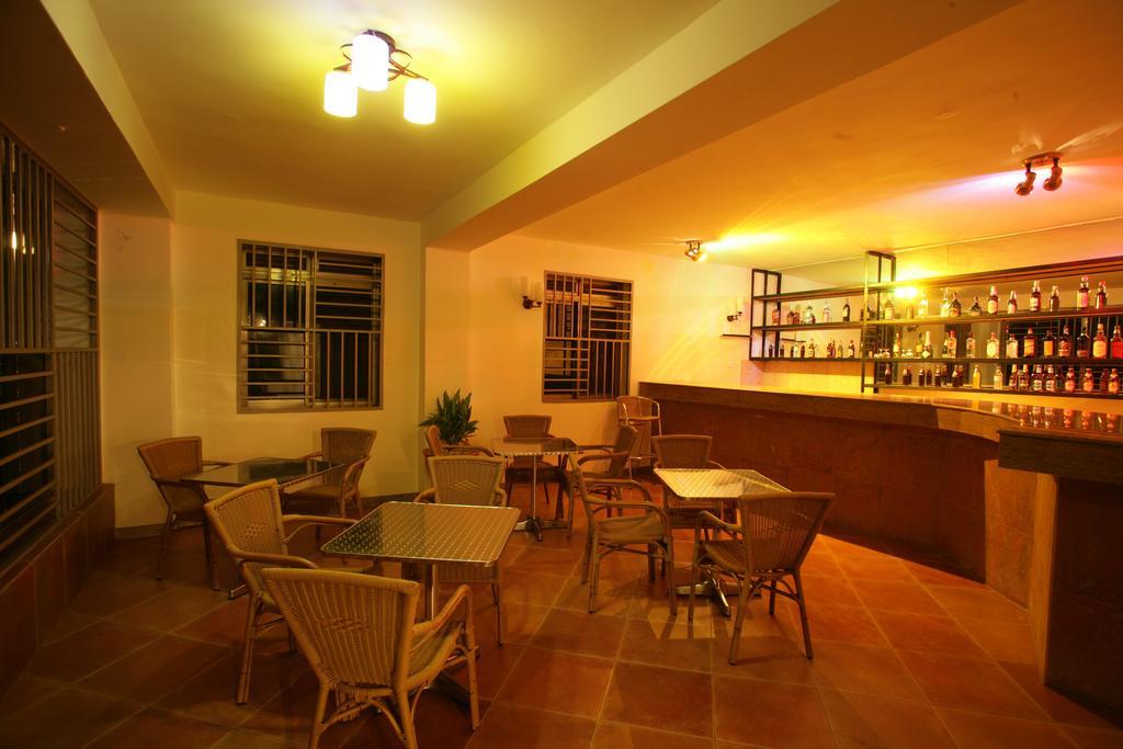 Hotel Triangle Kampala Eksteriør billede