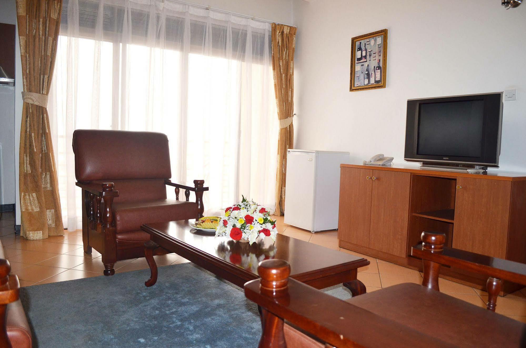 Hotel Triangle Kampala Eksteriør billede