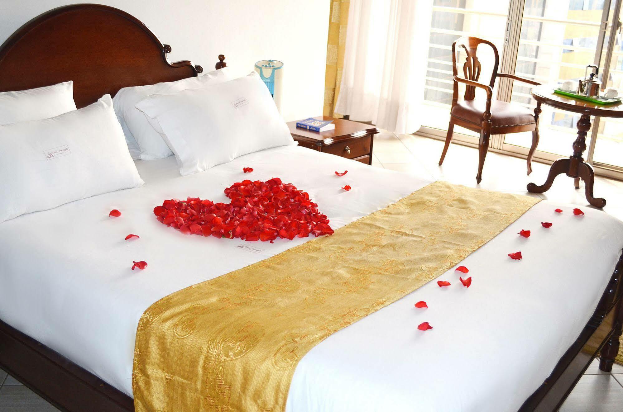 Hotel Triangle Kampala Eksteriør billede