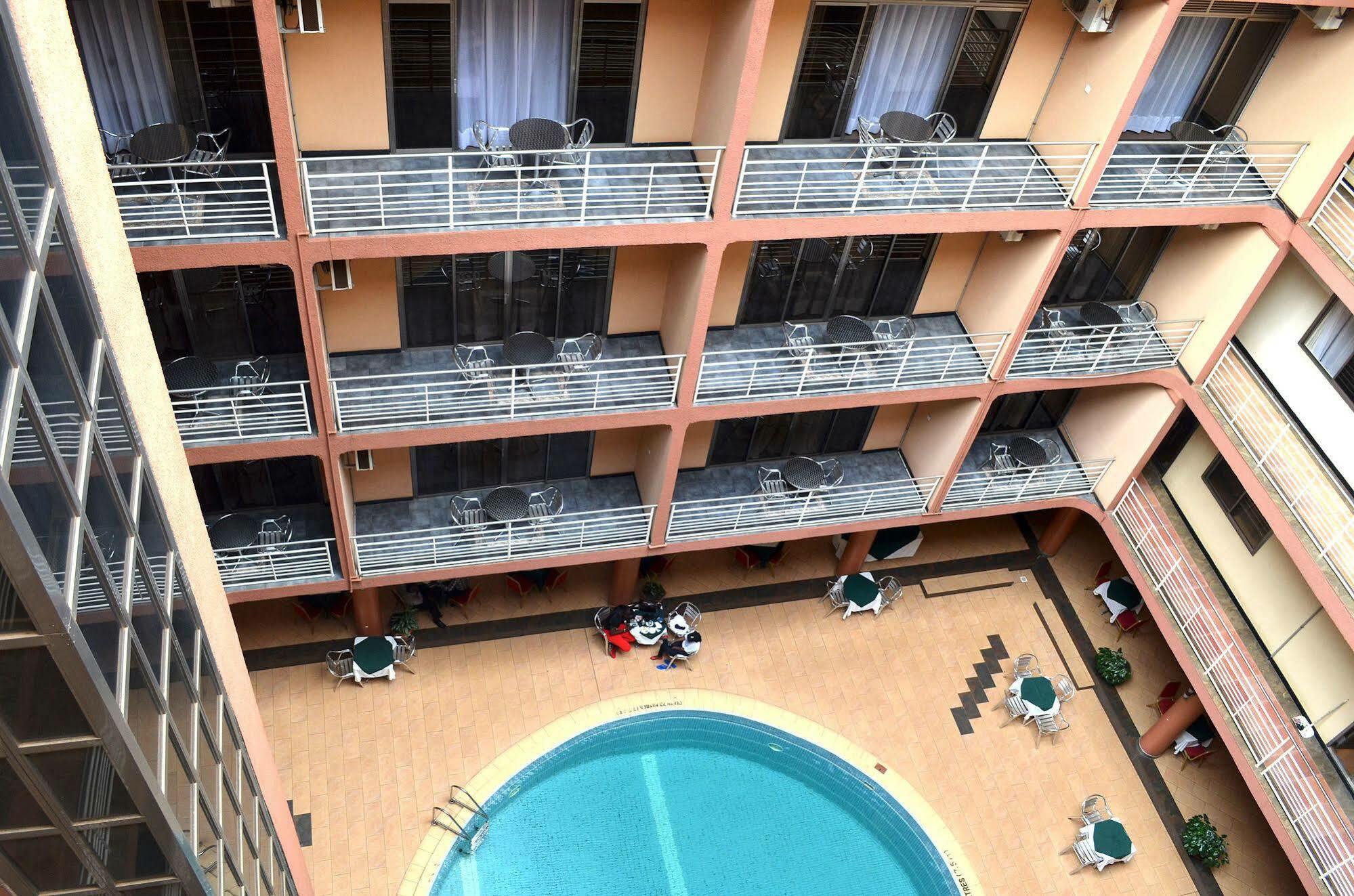 Hotel Triangle Kampala Eksteriør billede